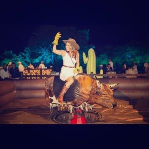 Meet your Posher, Liana